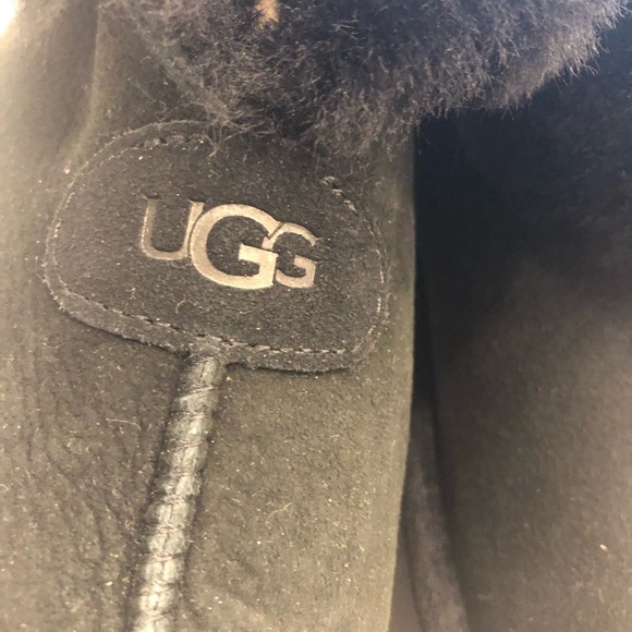 UGGS BOOTS - Picture 9 of 9